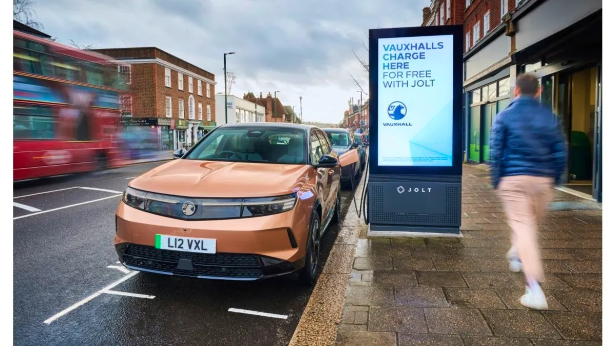 Vauxhall partners with Jolt to offer Free on-street charging